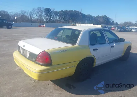 2010 Ford Crown Victoria Police/Police Interceptor z USA, uszkodzony, nr VIN 2FABP7BV3AX128439
